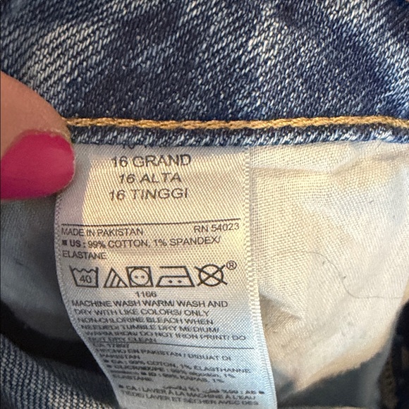 Old Navy Light Blue Distressed Jean Shorts - Picture 4 of 4